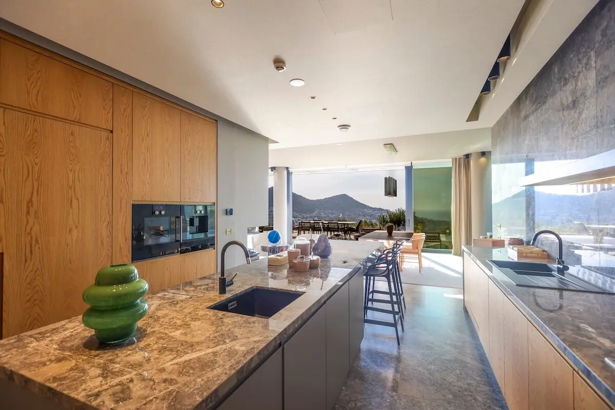 Modern kitchen